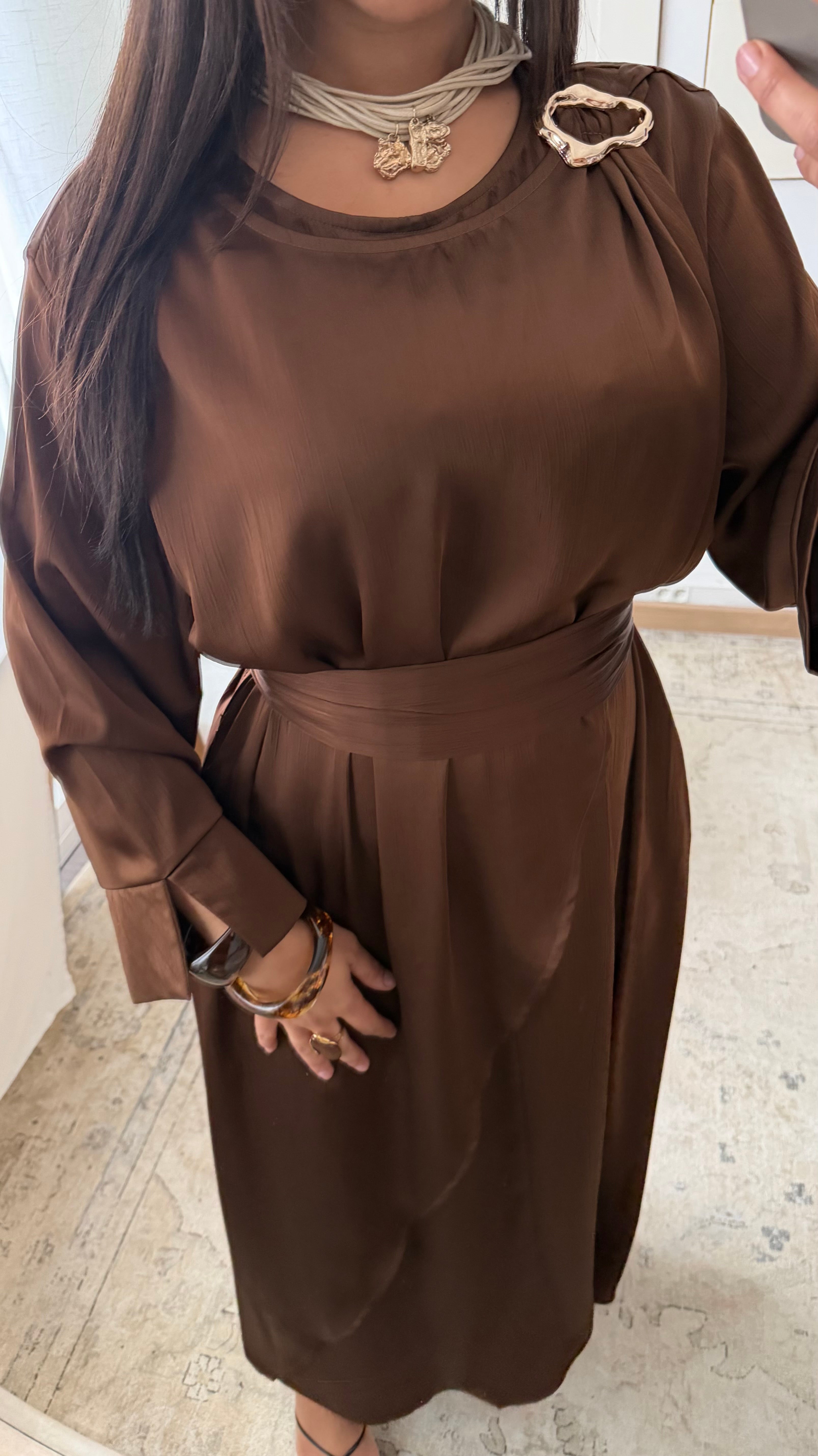 Kleid mit Wickeloptik und Gürtel