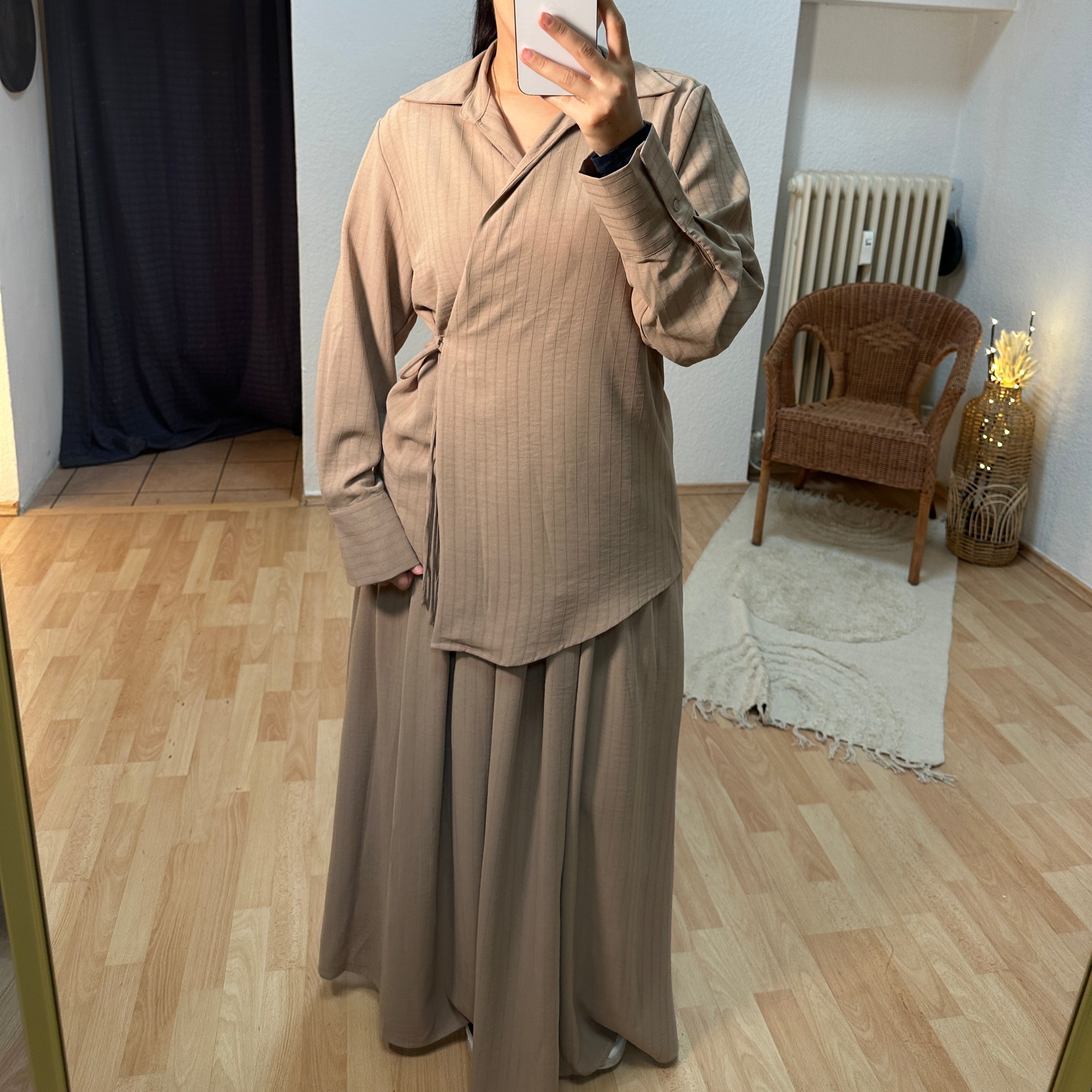 Rock Set aus Hemd mit Schnurband und Rock