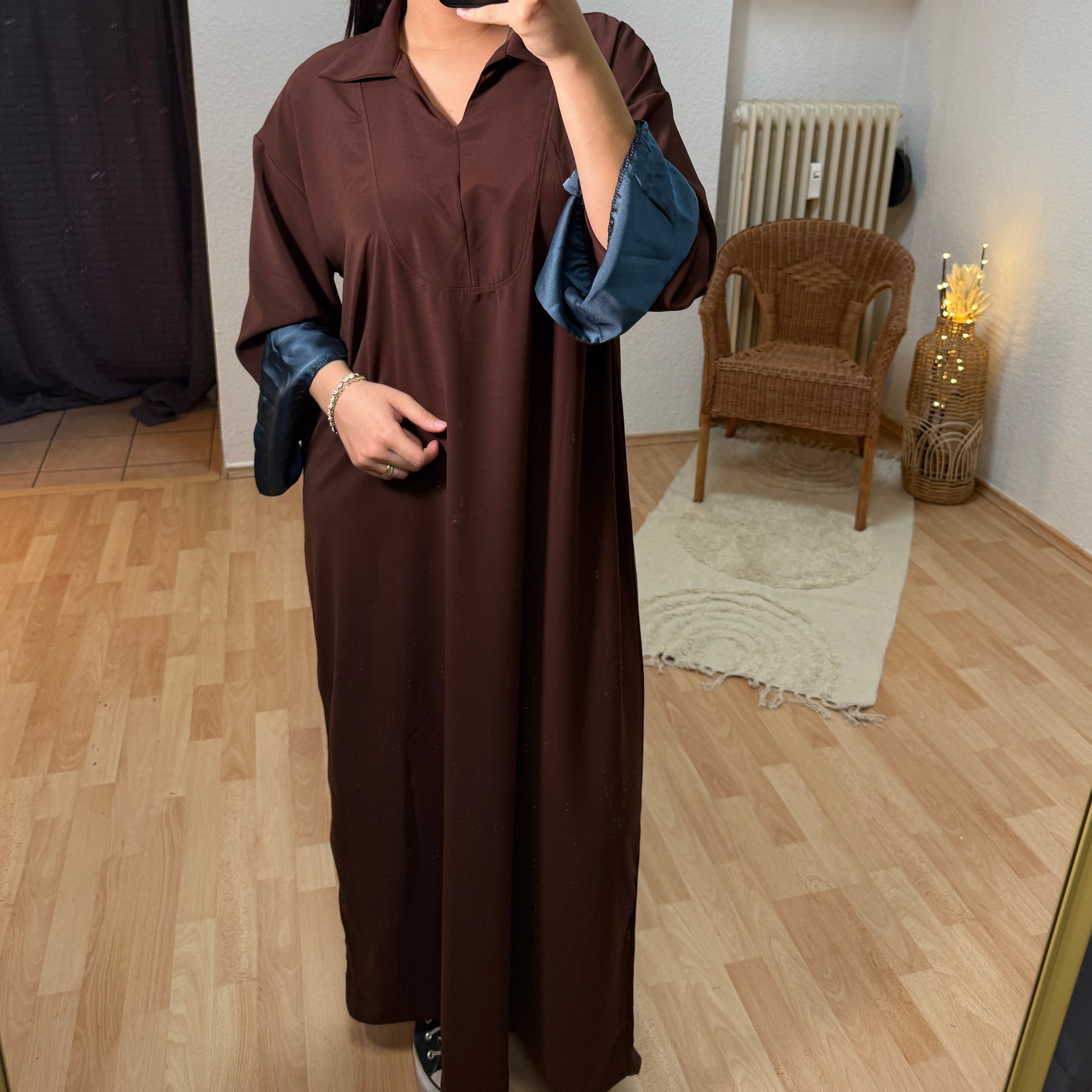 Abaya mit Kragen