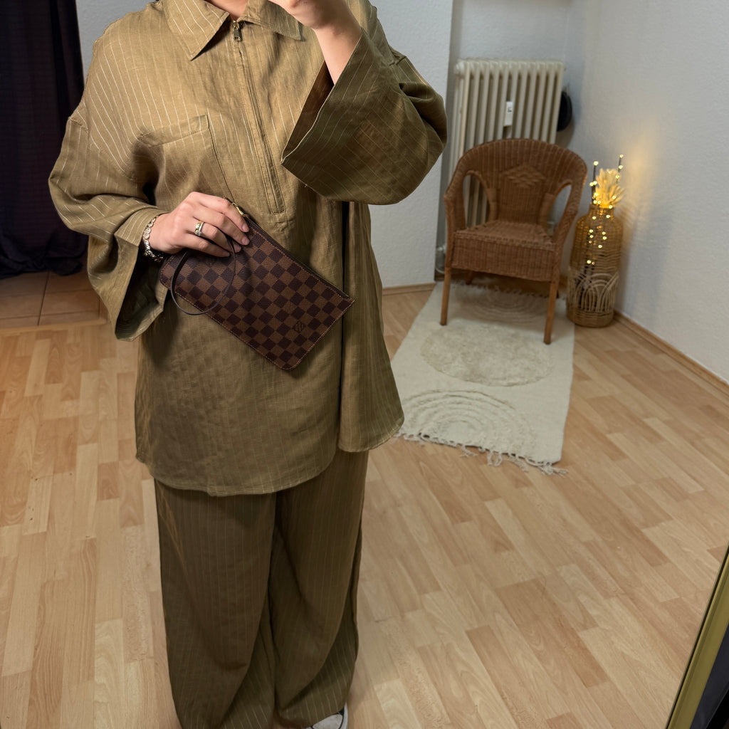Reißverschluss Set aus weiter Hose und Hemd