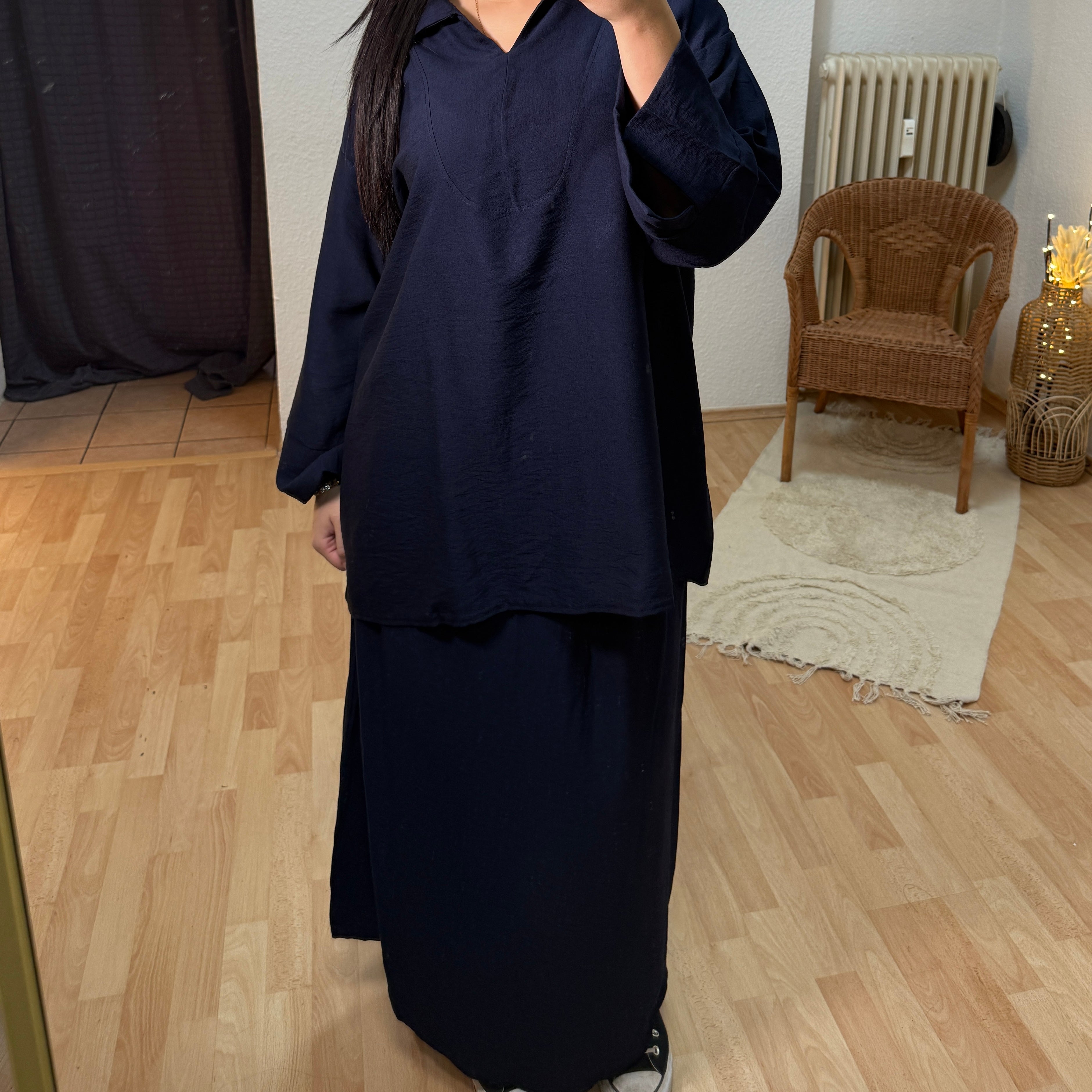 Rock mit langem Kragenoberteil