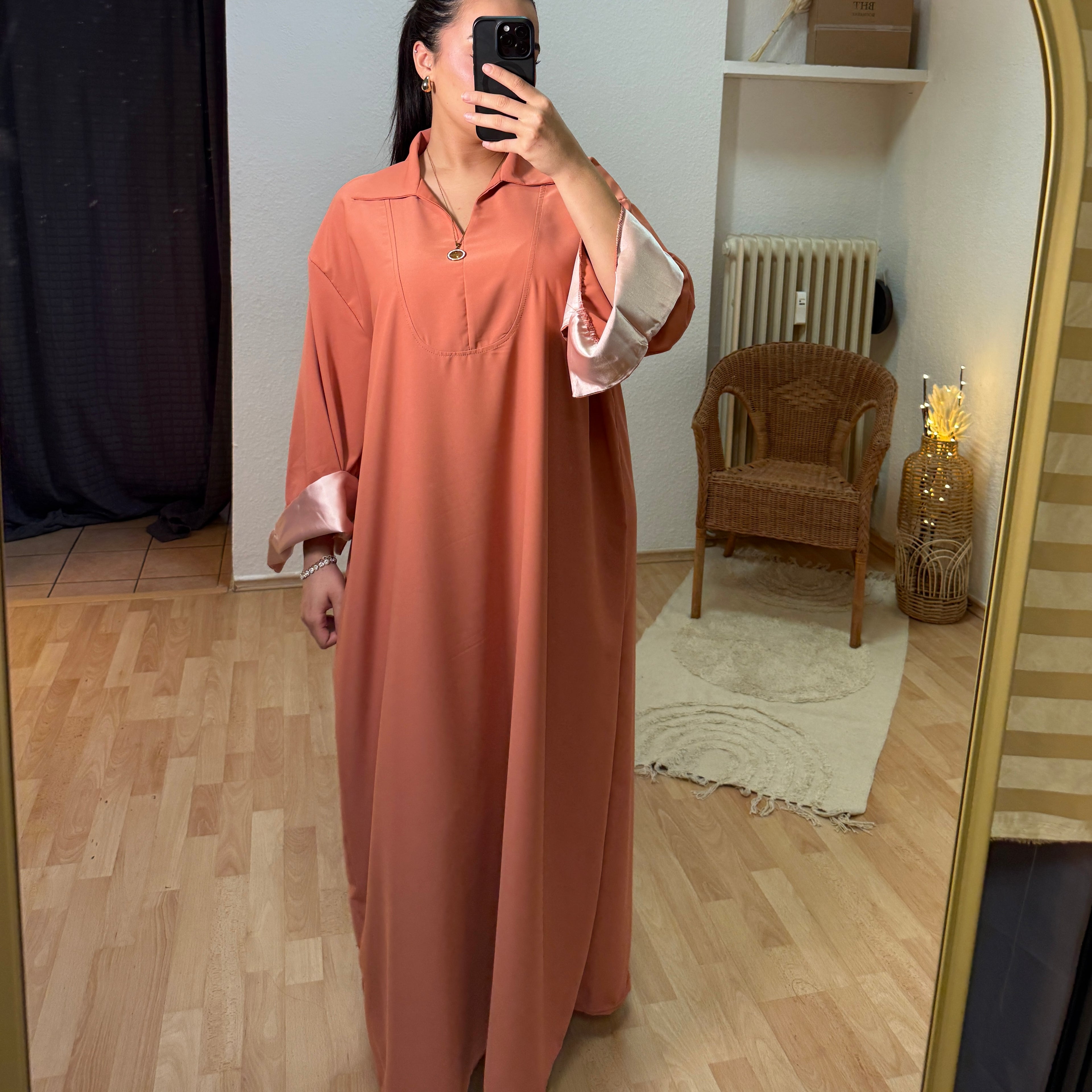 Abaya mit Kragen