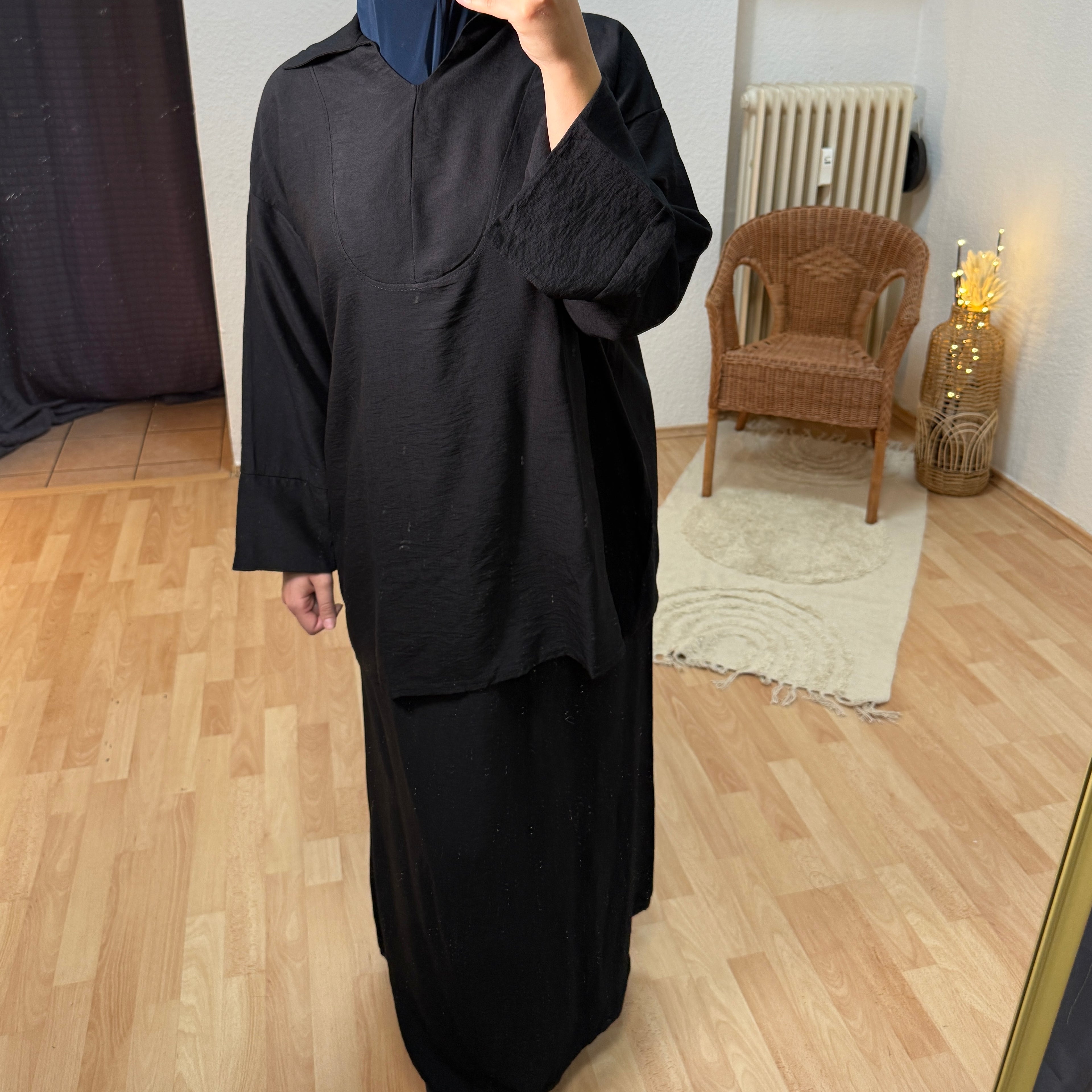 Rock mit langem Kragenoberteil