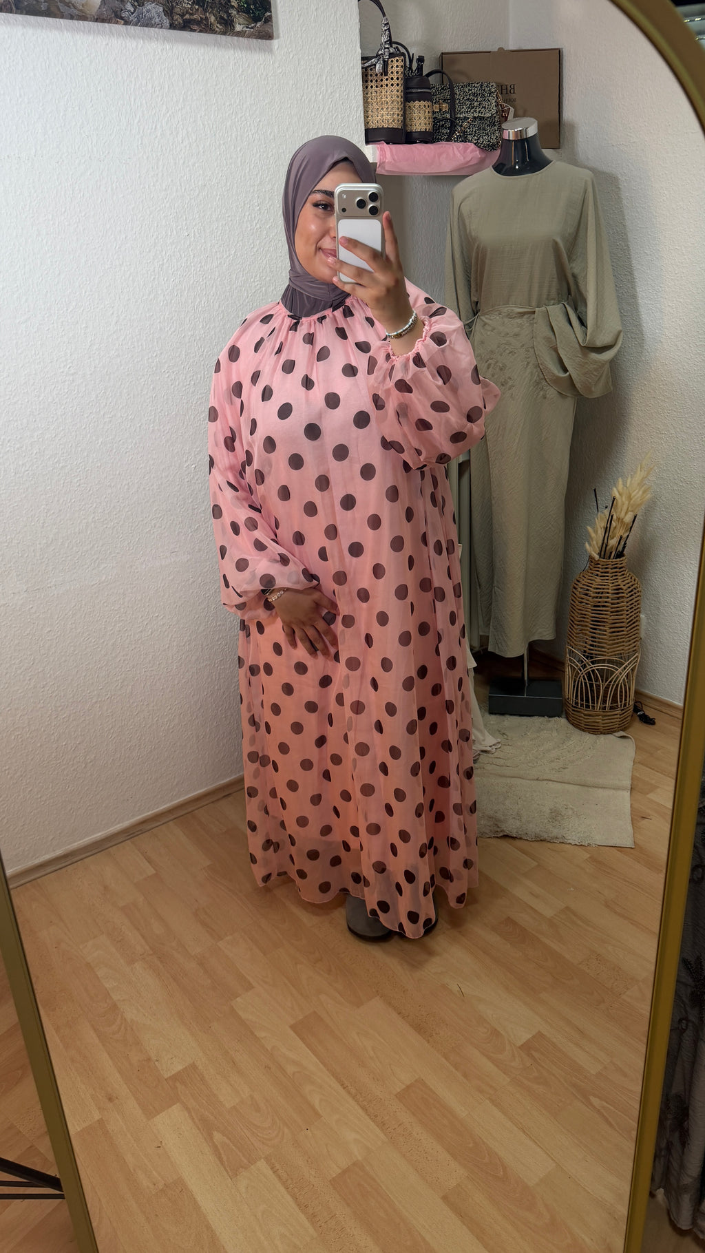 Kleid mit Punkten