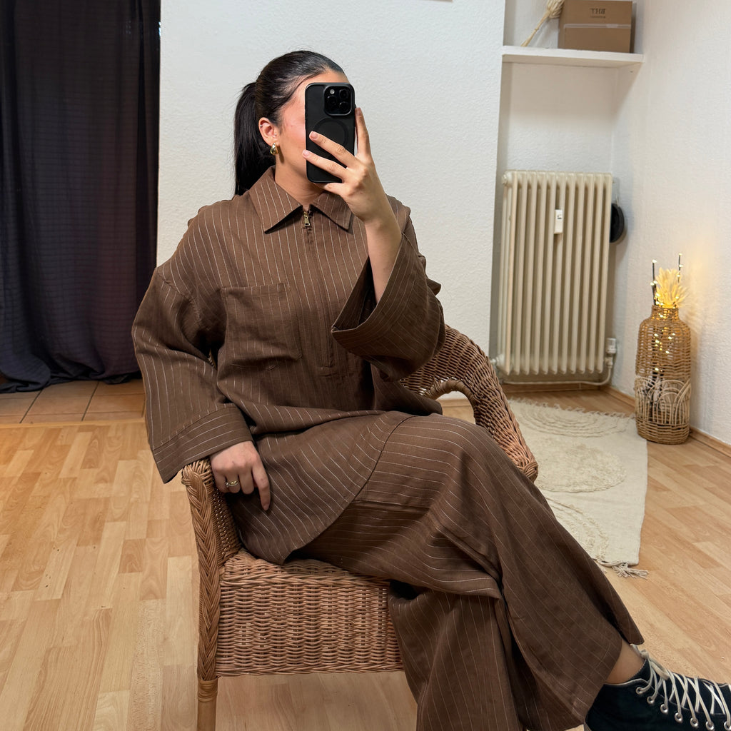 Reißverschluss Set aus weiter Hose und Hemd