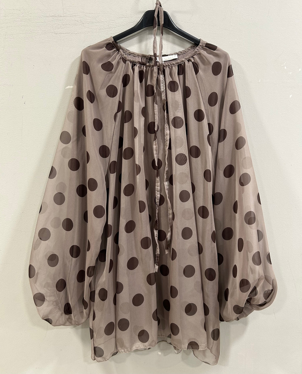 Bluse mit Punkten