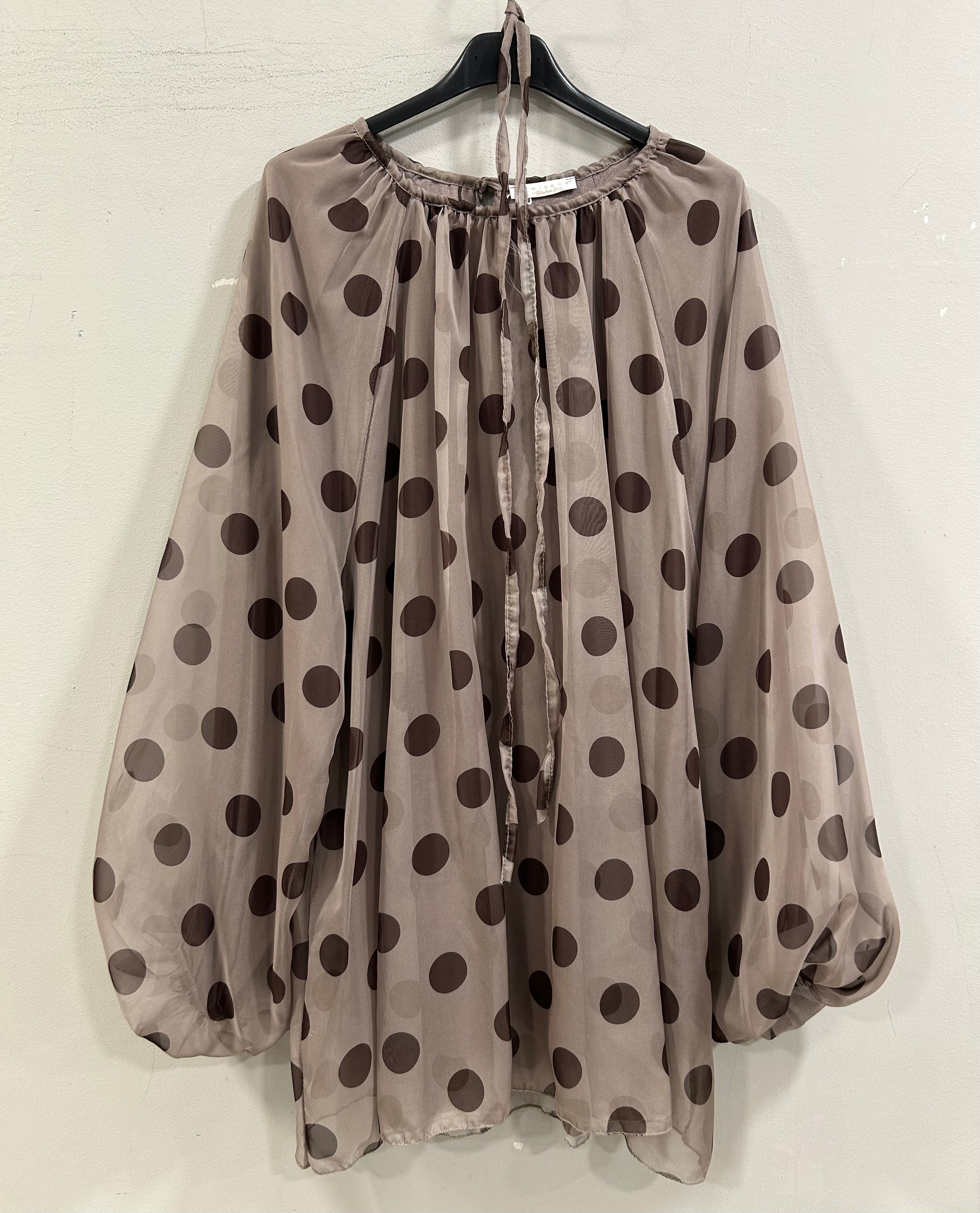 Bluse mit Punkten